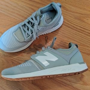 New Balance: Sneakers
